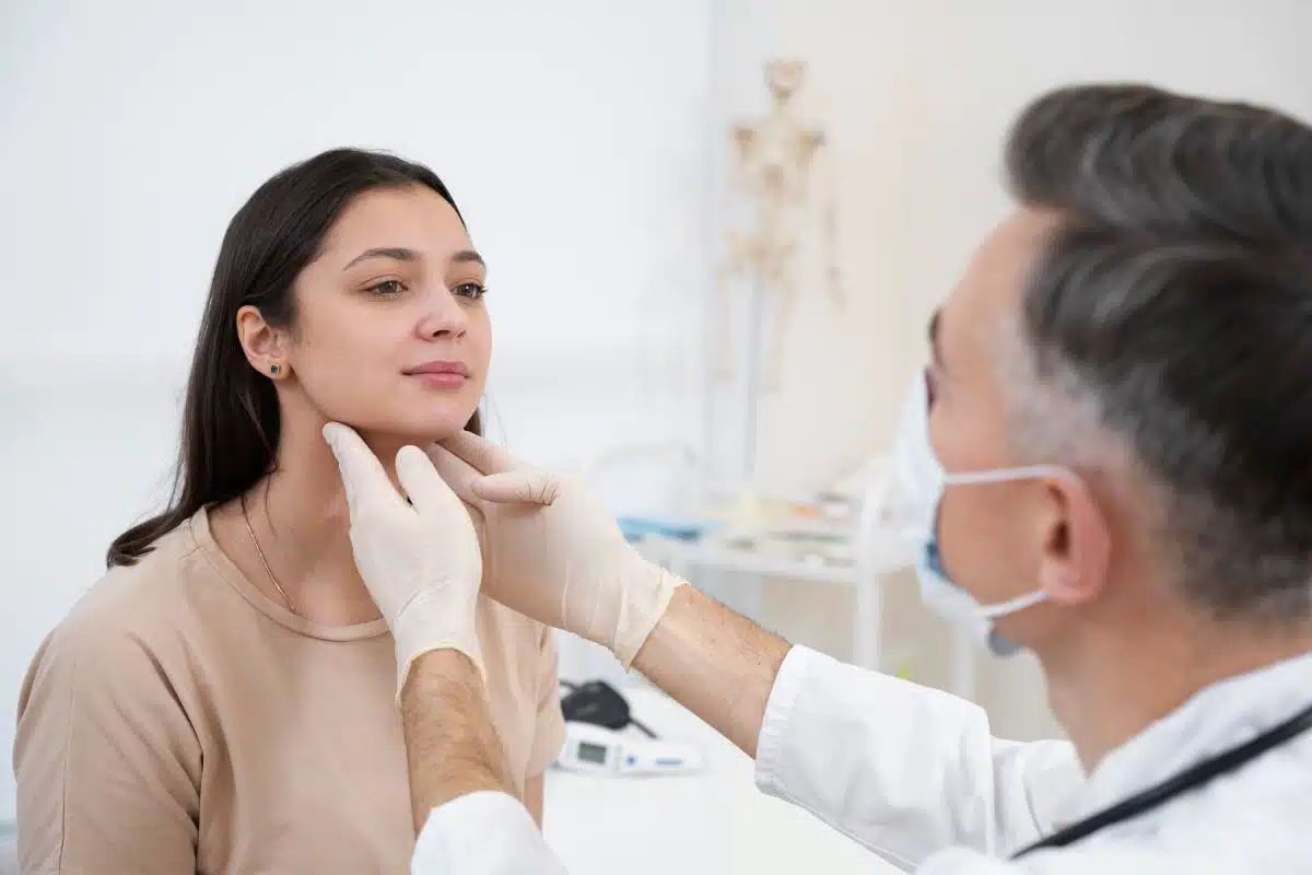 medico visita endocrinologo immagine specialistica